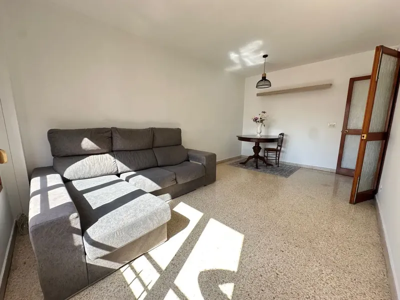 Apartment in Camp Redó, Calle Albacete, 64 m2, living-dining room, kitchen with laundry, 3 bedrooms and 1 bathroom — photo 2