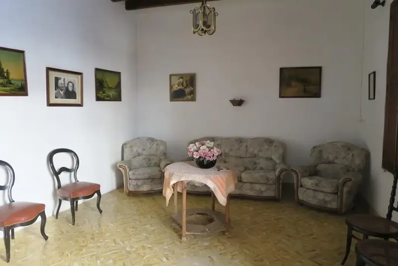 House in the town centre, with all kinds of services, with many possibilities. — photo 8