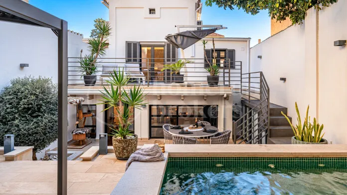 Modern Villa Oasis in the Heart of El Terreno — photo 1