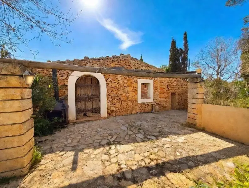 Unique opportunity to acquire a beautiful rustic finca (project and habitation certificate) located in a privileged natural setting — photo 5