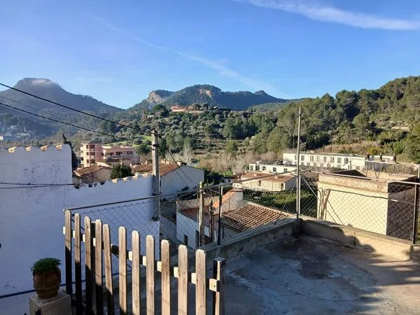 Semi-detached house on CL Major, Puigpunyent — photo 1