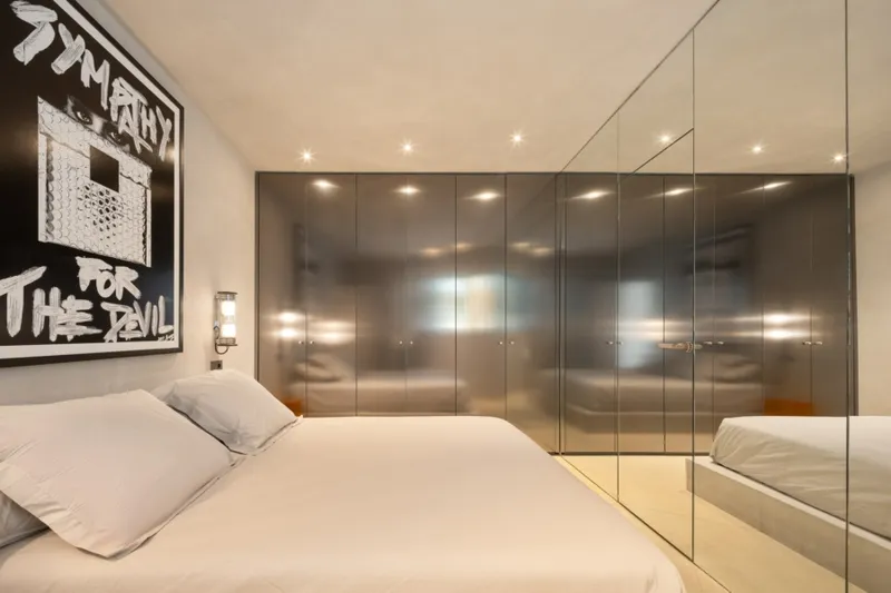 Award-Winning Designer Townhouse with Private Rooftop Pool & Sea Views in Puerto Alcudia — photo 9