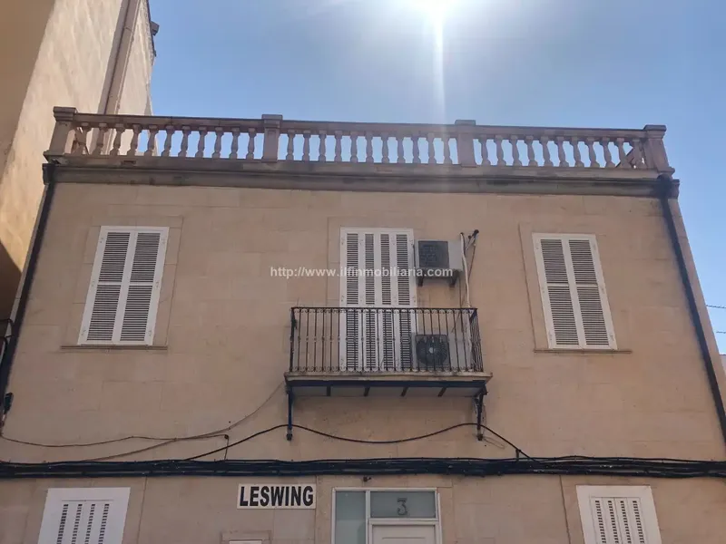 For sale: free-standing house in the Calle Manacor area, 280 m² built — photo 2