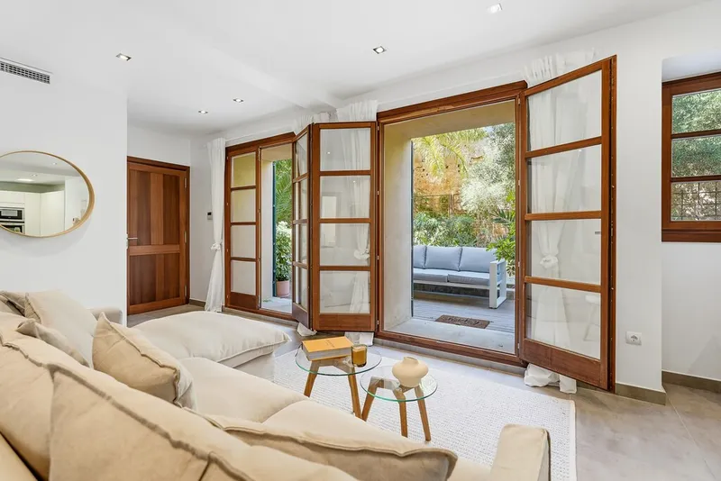 Charming property apartment for sale in La Calatrava with interior courtyard and good road access — photo 4