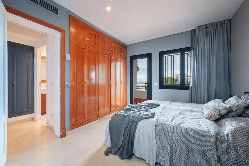 Mediterranean elegance with panoramic sea views in Cas Català — photo 11