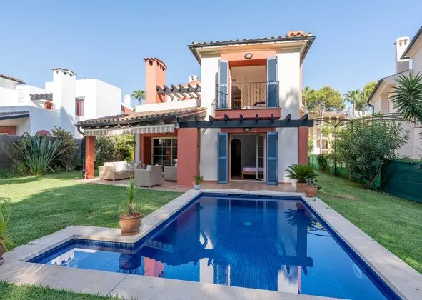 Detached house in Avenida Blai Bonet, Santa Ponça, Calvià — photo 1