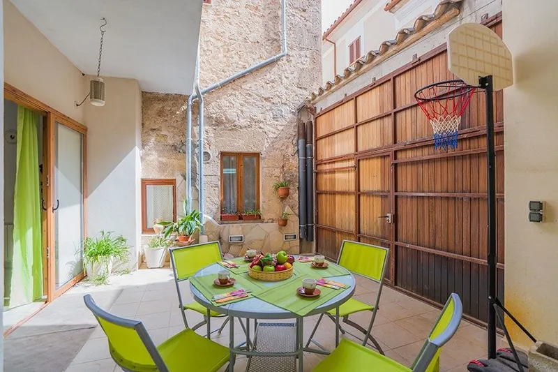 House in Pollença of 265 m2 near Calvario with patio — photo 1