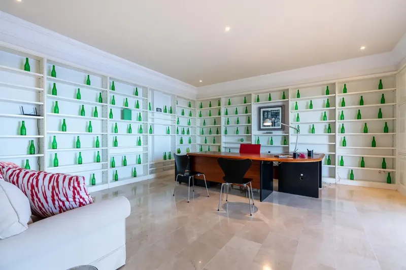 Sea views, nature and privacy: all combined in an exceptional villa in Canyamel. — photo 5