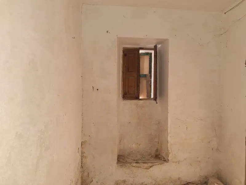 Discover the charm of this village house in the heart of Vilafranca! Located on one of the most picturesque streets of the town, this — photo 5