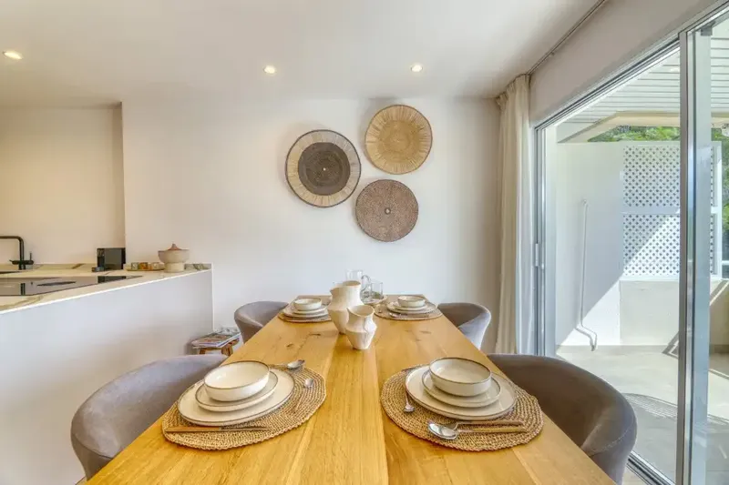 Located near the prestigious Real Bendinat golf course, this recently renovated penthouse offers the perfect blend of sophistication — photo 12