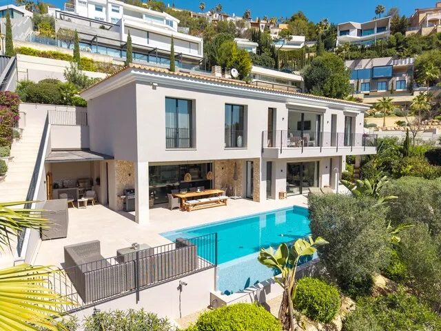 Exclusive new villa with saltwater pool for sale in Costa d'en Blanes, Mallorca — photo 4