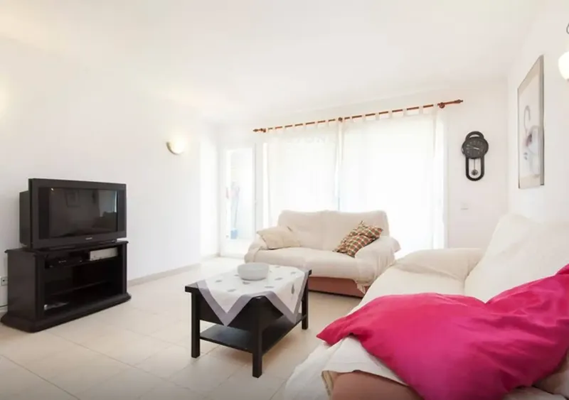 Ideal rental for companies, this spacious temporary rental apartment is just 50 metres from Can Pastilla beach in Palma — photo 6