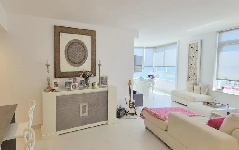 Front line 2 bedroom modern apartment with sea views — photo 2