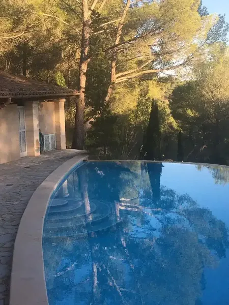Sumérgete en el encanto del Mediterráneo en esta preciosa finca rural situada en Mallorca, en una ladera que regala vistas panorámicas a las — photo 5
