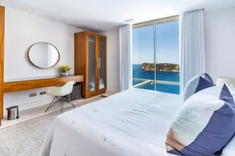 Impresionante villa con vistas al mar en Puerto Andratx Villa de 4/5 dormitorios y 6 ba&ntilde;os con espectaculares vistas al mar y puestas — photo 8