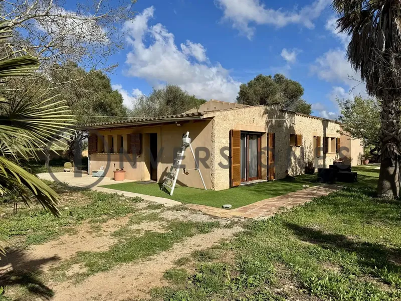 INVERSIONES GRUP REAL ESTATE BOUTIQUE presents this spectacular rustic finca on the outskirts of Felanitx, ideal for lovers of tranquility and nature, with the possibility of building a fully legal swimming pool. — photo 3