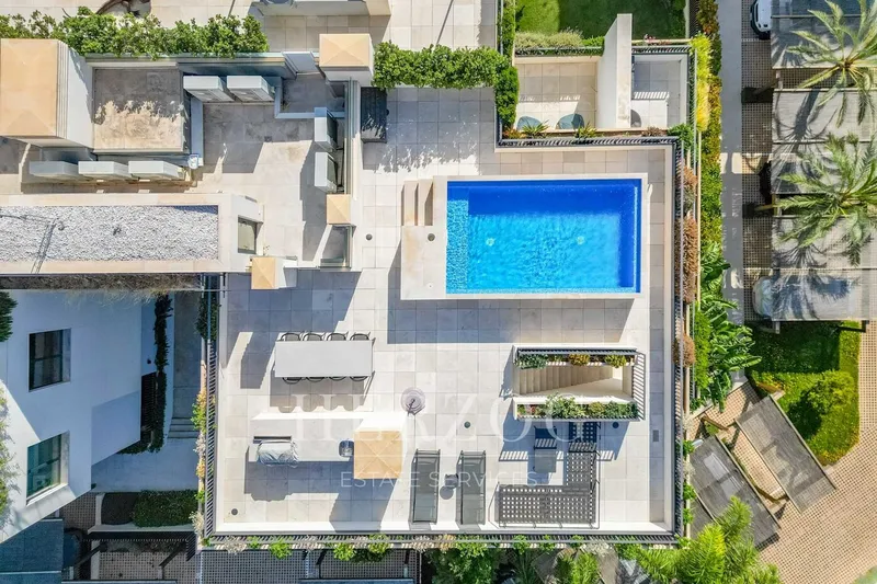 Modern penthouse with sea view, roof terrace and pool in exclusive residential complex — photo 3