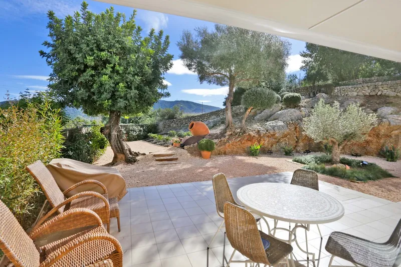 Beautiful and bright ground floor in a community with mountain views in Calvia village — photo 8