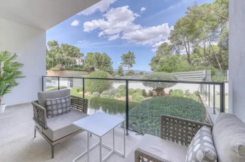 This contemporary villa is located in Son Vida, the most exclusive and prestigious residential enclave in Palma, and combines striking architecture — photo 12