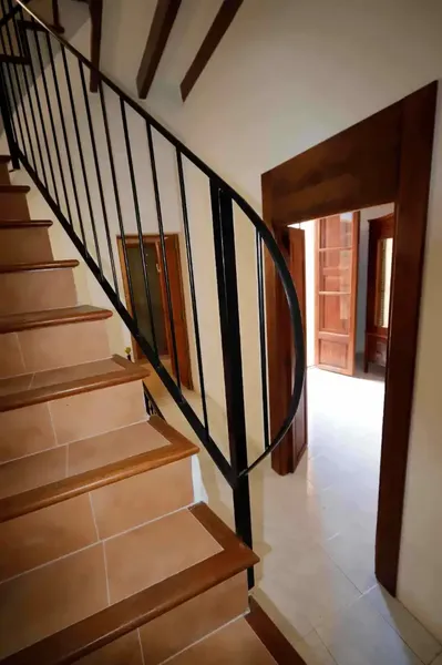 Townhouse for sale in Binissalem, total built 395 m², plot 216 m², ground floor and two floors, running water. Ground floor: 175 m² garage — photo 9