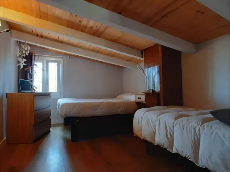 Rustic detached country house available for seasonal rental, independent part with 3 bedrooms, bathroom, kitchen-dining room and — photo 12