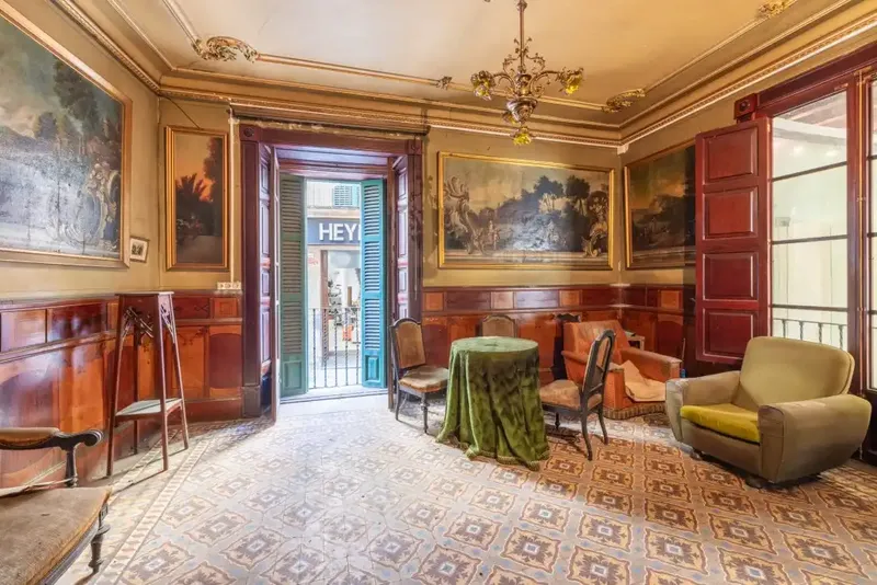 This magnificent 18th-century manor house is for sale in the heart of Sóller, just a stone's throw from the main square. — photo 4