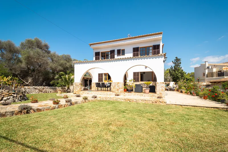 Chalet in Cala Llombards near the beach — photo 11