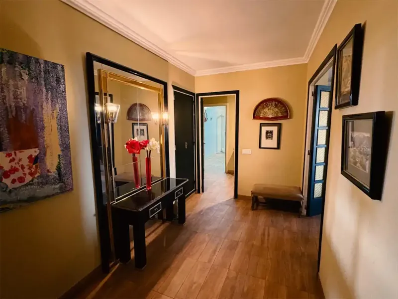 Descubre este espectacular ático de 250 m² ubicado en Palma, concretamente junto al Paseo Mallorca y Santa Catalina o la Riera que combina l — photo 9