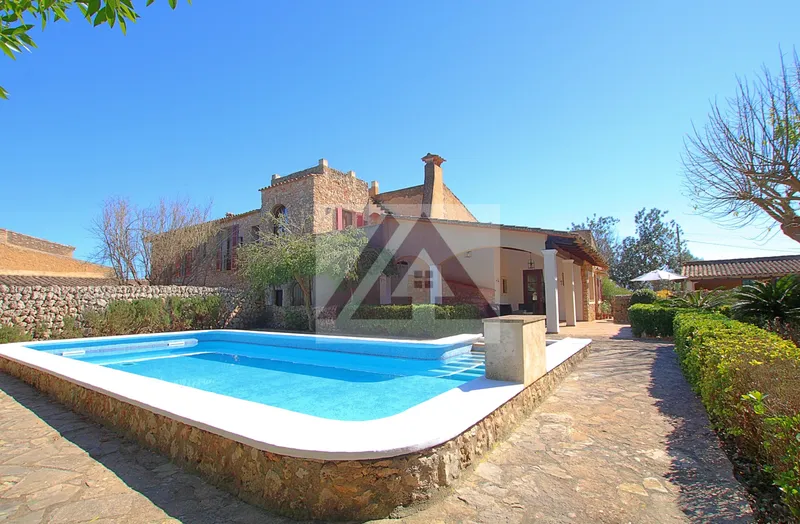Country house for sale in Felanitx — photo 1
