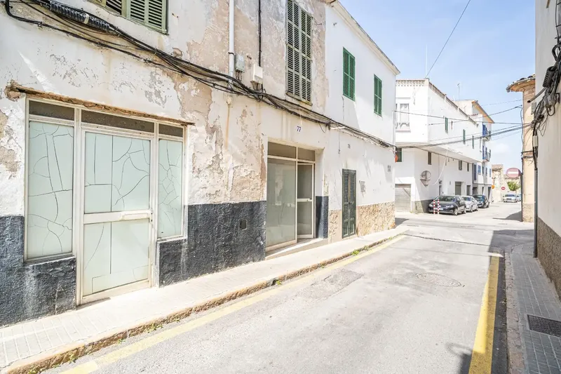 We exclusively present this interesting property located in Felanitx, with approximately 317 m² built on a plot of 207 m². — photo 3