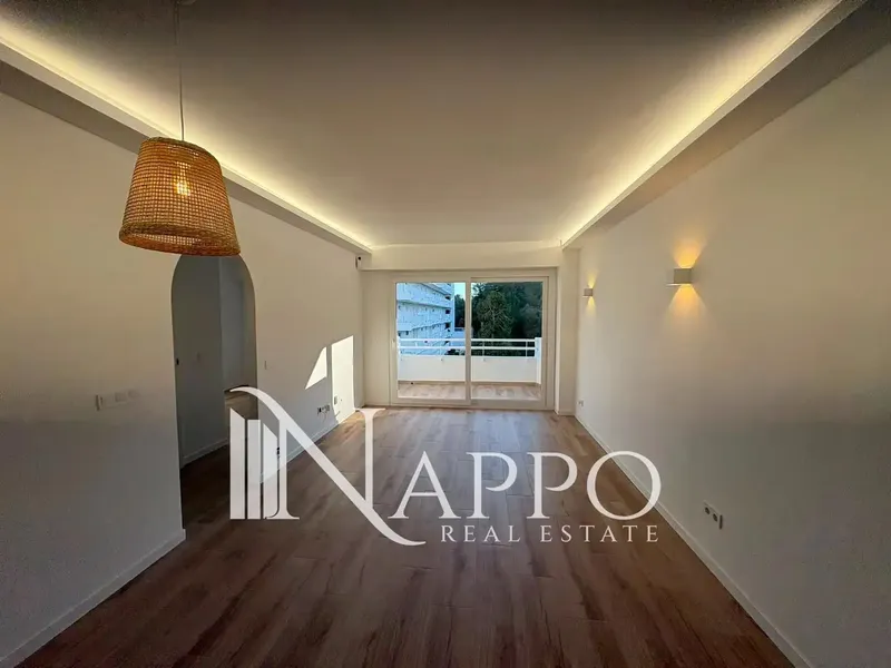 Nappo Real Estate is pleased to present this elegant recently renovated penthouse, located on the second floor of a well-maintained complex — photo 1