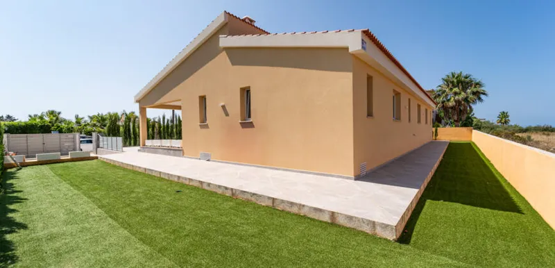 New build chalet 2025 on one floor with 3 suites and pool in Sa Rápita — photo 7
