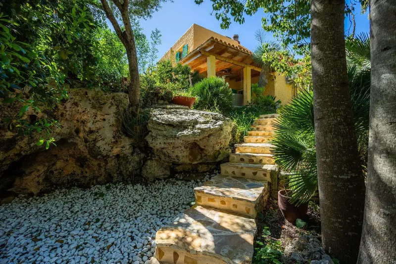 Located in the quiet residential area of Betlem, near the picturesque coastal town of Colònia de Sant Pere (municipality of Artà), it is — photo 2