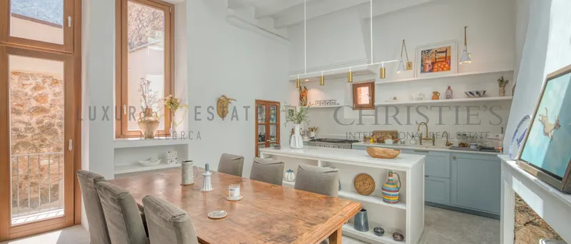 Charming renovated townhouse in Fornalutx with garden and mountain views — photo 8
