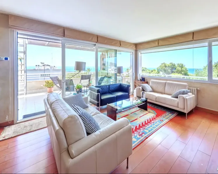 This exclusive penthouse is located in Bonanova, one of the most prestigious areas of Palma, known for its tranquility, beauty and proximity — photo 11