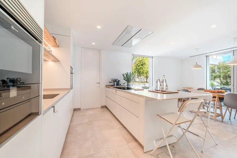 Contemporary style house for sale in Calvia Village with swimming pool and garden — photo 7