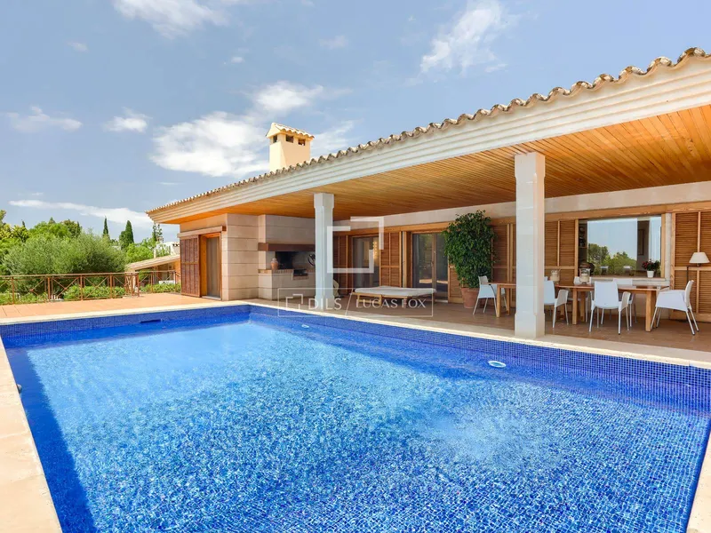541m² house / villa for sale in Marratxí, Balearic Islands — photo 1