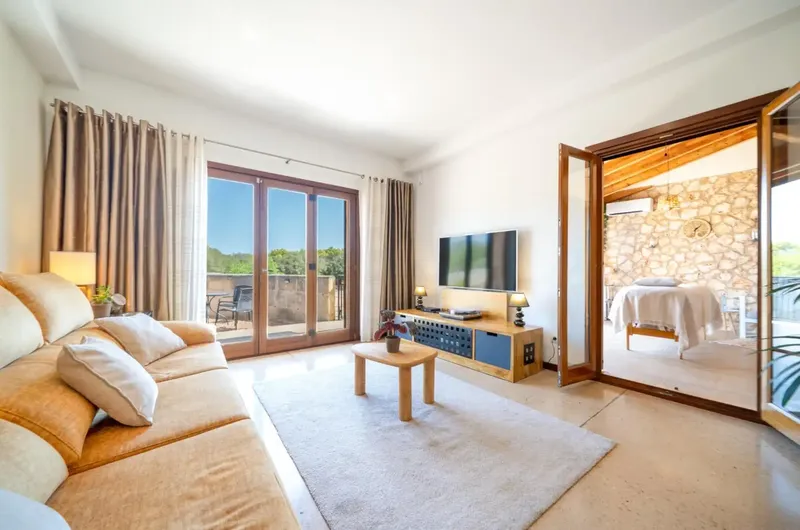 Finca rústica unifamiliar aislada en Sant Llorenç des Cardassar, situada sobre una parcela de 8.878 m², con 331m² construidos, 21 m² de porc — photo 12