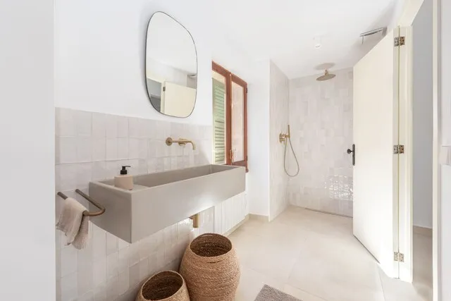 Beautiful town house with roof terrace for sale in Alcudia Town, North Mallorca — photo 10