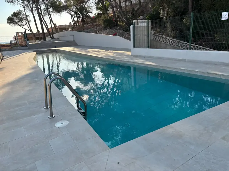Apartment with terrace and sea views near the center of Santa Ponsa, next to the beach — photo 7