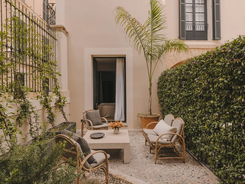 Luxurious apartment in Palma city centre with private patio for rent — photo 2