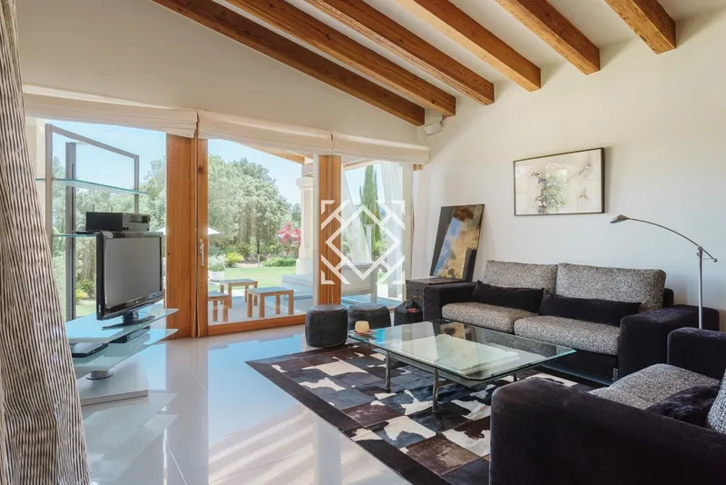 Magnificent villa for sale close to the golf course in Pollensa, north of Mallorca — photo 4