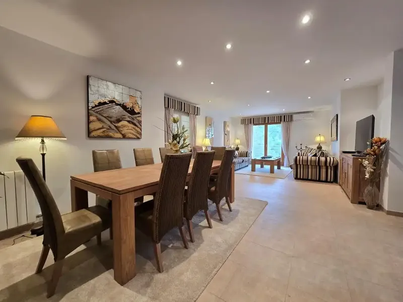 Magnificent villa for sale in Cala Sant Vicenç, located in a privileged area very close to the sea, ideal both as a main residence and — photo 4