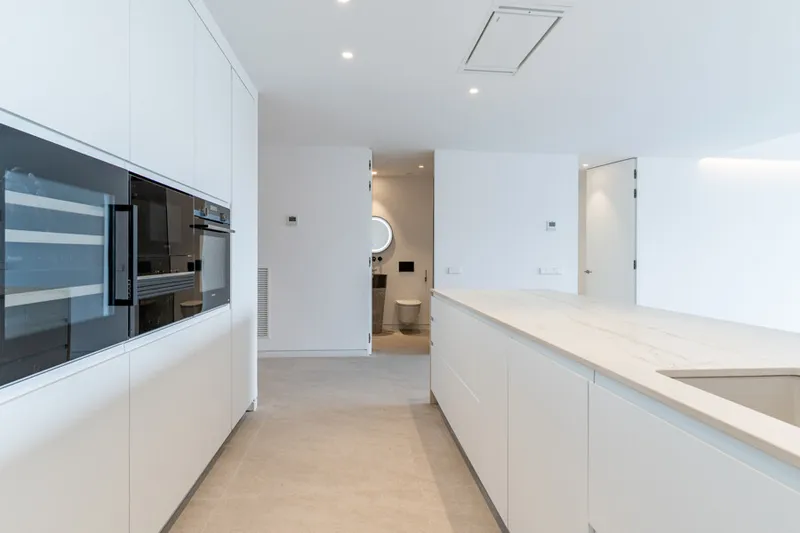 Luxury Ground-Floor Apartment with Stunning Terrace & High-End Finishes — photo 10