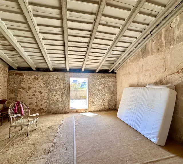 Charming village house with great potential, south-facing — photo 9