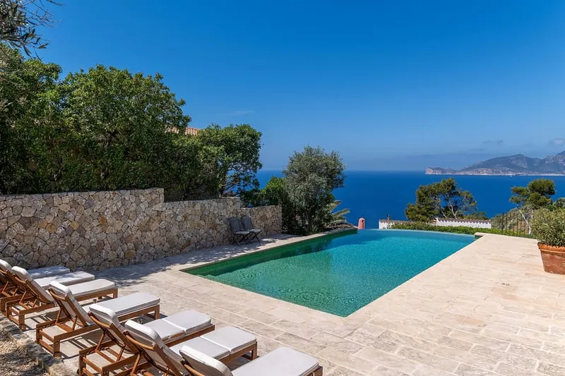 Timeless sea-facing retreat elevated above Puerto Andratx with holiday rental license — photo 2