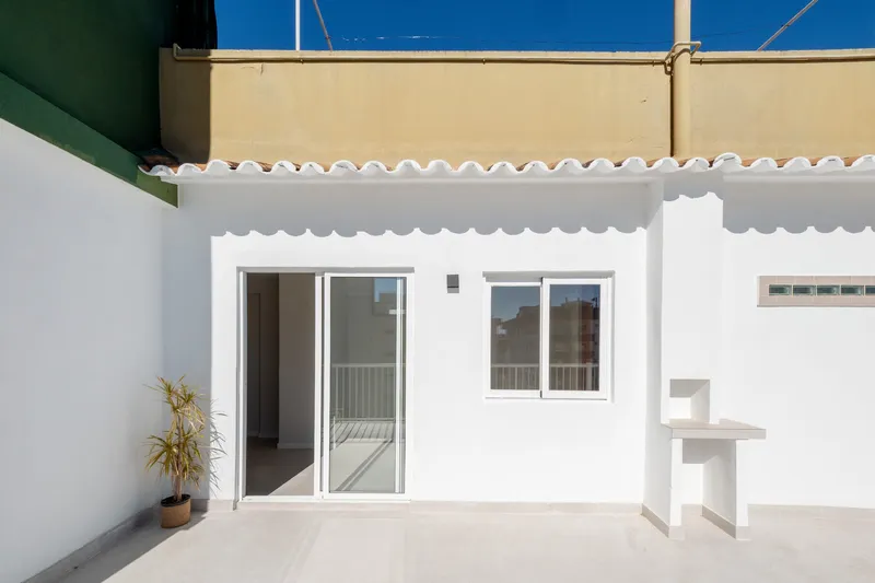 Renovated penthouse with large terrace and sea views in Santa Catalina — photo 6