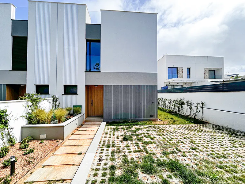 New modern villa in a prestigious area in Puig de Ros Mas — photo 7