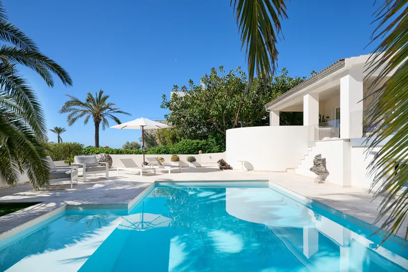 Light-flooded villa with sea views in Santa Ponsa - Marcel Remus Real Estate — photo 2