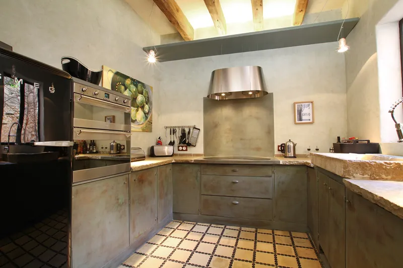 Town house for sale in Pollença, Mallorca, with landscaped patio garden and ETV holiday rental licence. A charming 4-bedroom property located in the heart of the old town. — photo 4